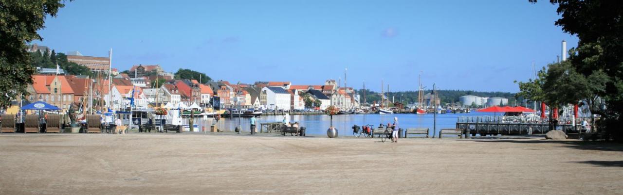 Zentrale Ferienwohnung Anker Im Sonnenblumenhaus Flensburg Zewnętrze zdjęcie